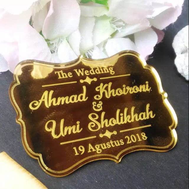 

Custom nama akrilik Gold Mahar