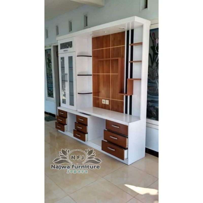 PARTISI PENYEKAT RUANGAN JATI