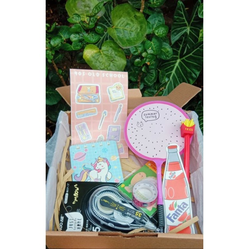 

STATIONERY GIFT BOX MEDIUM - KADO ULANG TAHUN - ALAT TULIS - HAMPERS TERMURAH