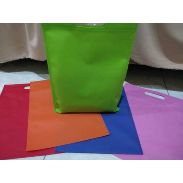 

Recomend Goodie bag Oval 25x35 Paket ekonomis 100pcs Mix warna ✔