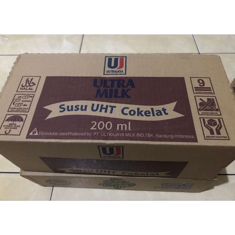 

Susu Ultra Milk rasa Cokelat, 1 karton isi 24pcs