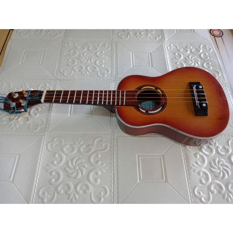 UKULELE Kentrung gitar kecil senar 4 pengamen