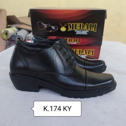 Sepatu kulit pria PDH polri TNI security guard PNS sepatu kerja formal tampil lebih keren