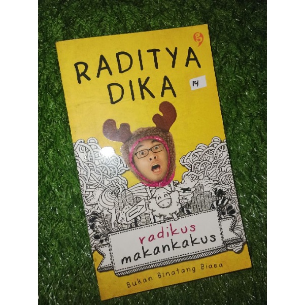 Buku novel - Raditya Dika - Radikus Makankakus (preloved)