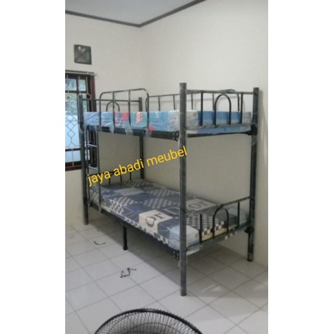 Ranjang tingkat besi 90x90x200 tanpa busa