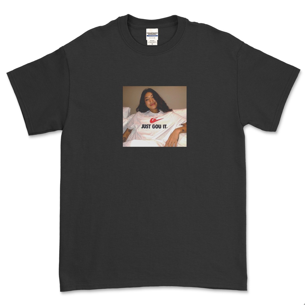 PEGGY GOU T-SHIRT (HITAM)