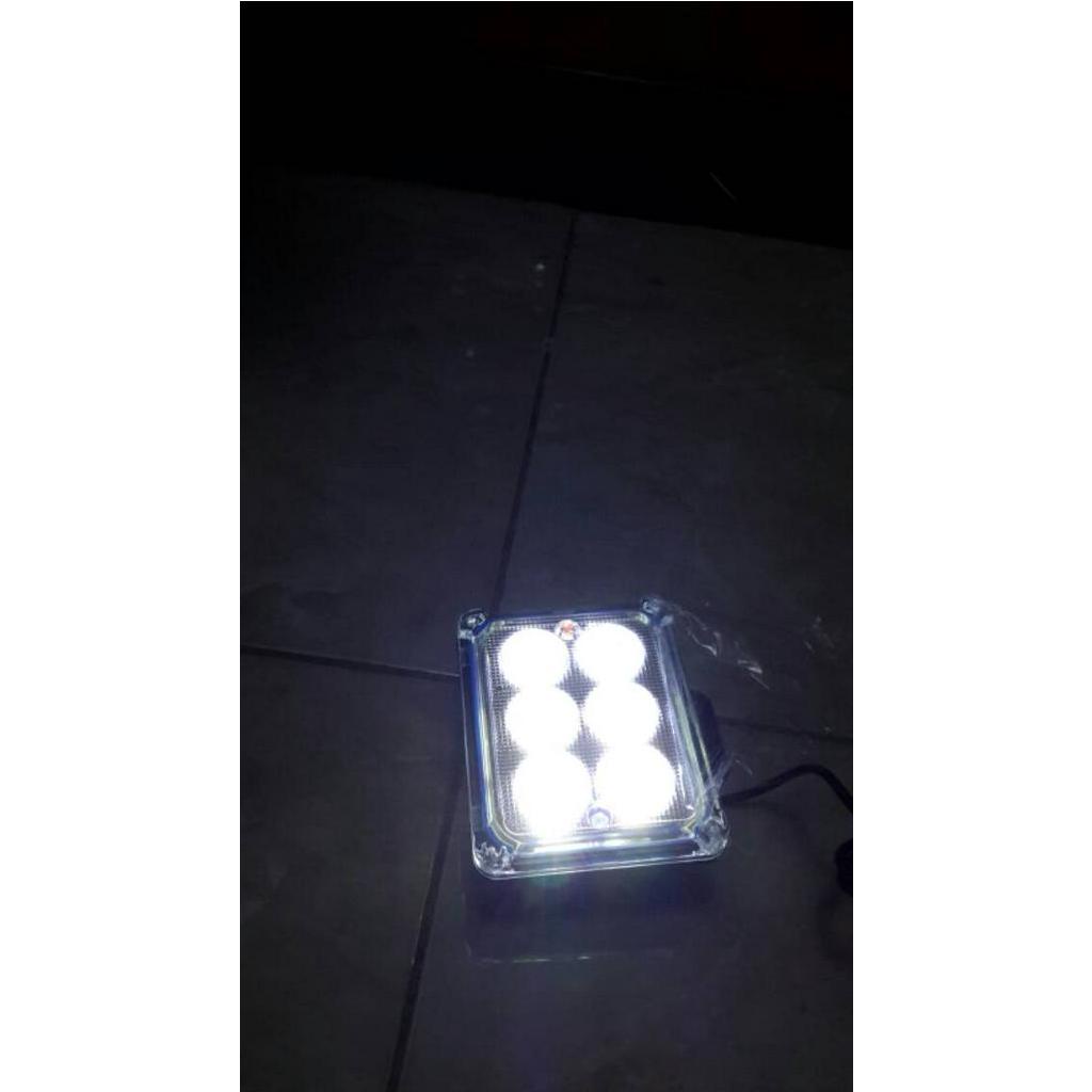 Foglamp / lampu tembak Kotak / Segi LED 6 titik. Universal. 30watt. Putih terang fokus