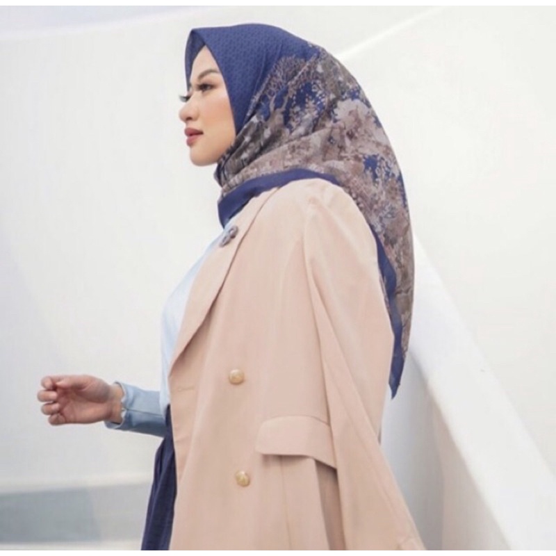 buttonscarves new york collector royal blue