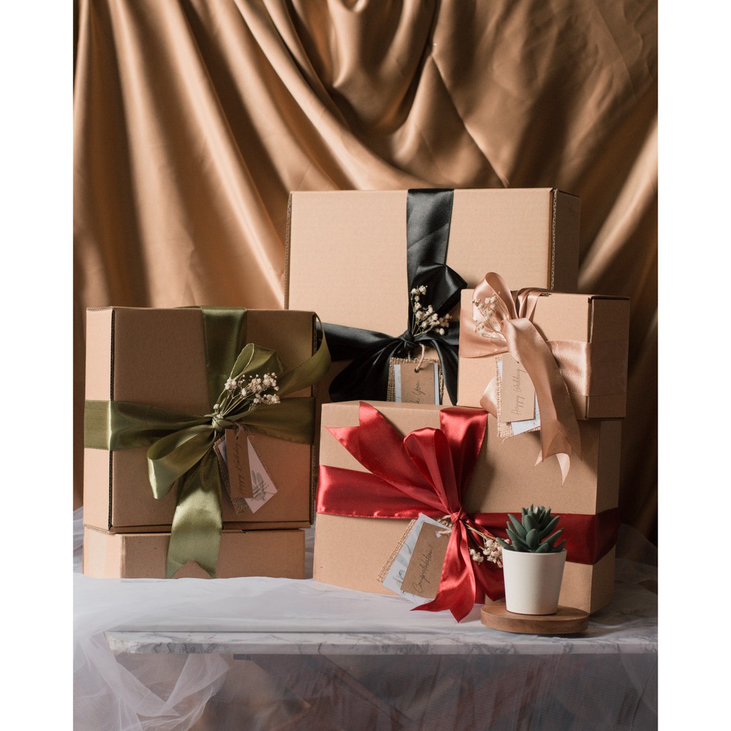 Aesthetic Satin Gift Box / Kotak Kado / Hadiah / Hampers | Shopee Indonesia