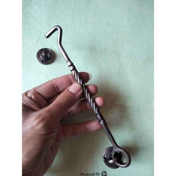 Cantolan jendela hak angin jendela Kuningan panjang 20 cm