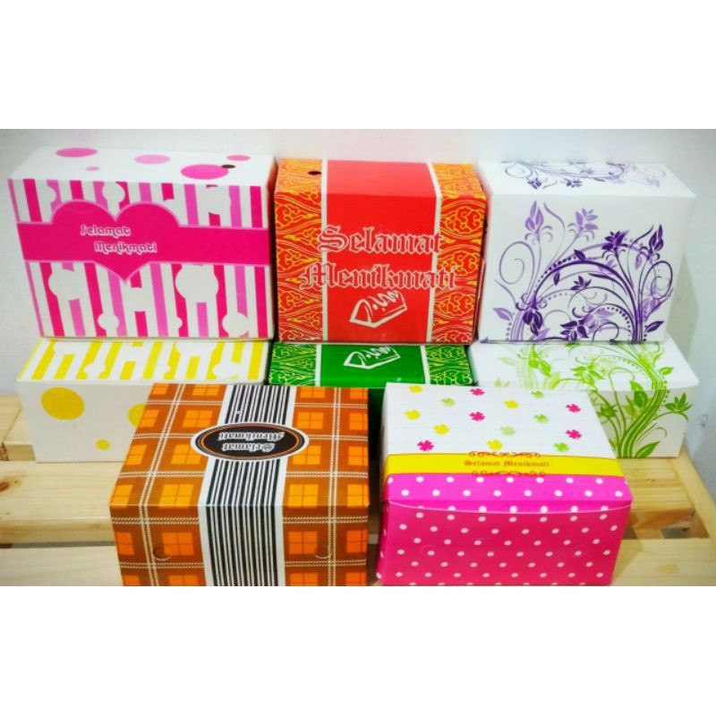 

BOX snack Sale!!! Motif LOVE, BATIK, FLOWER, KOTAK COKLAT, CLOVER