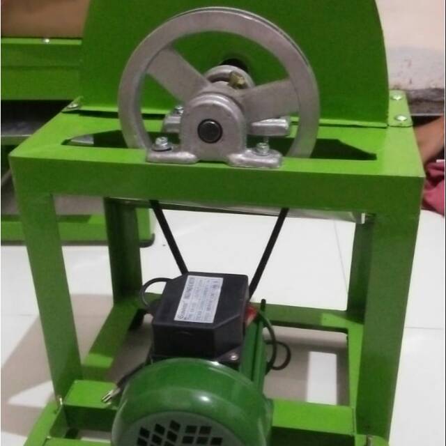 Alat pemotong kripik singkong dengan mesin