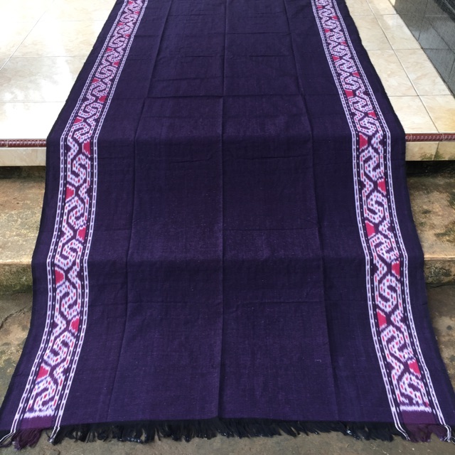 Tenun blanket halusan jepara motif toraja ungu