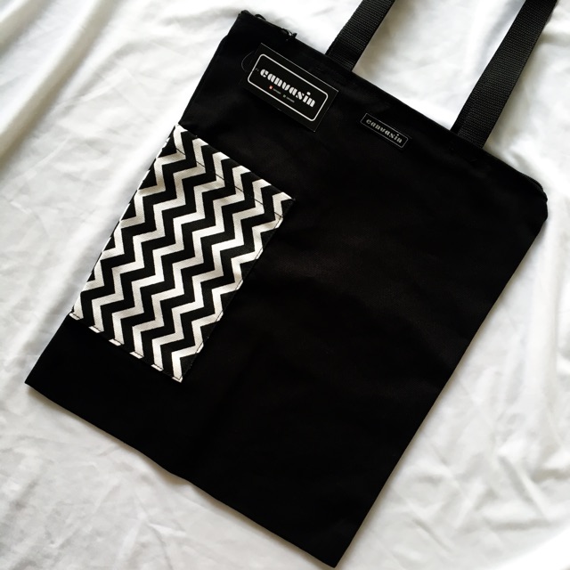 Tote bag black &amp; chevron motif