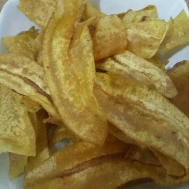 

KRIPIK PISANG ASIN KEPOK GURIH DAN RENYAH RASA ASIN/CEMILAN KILOAN 250GR