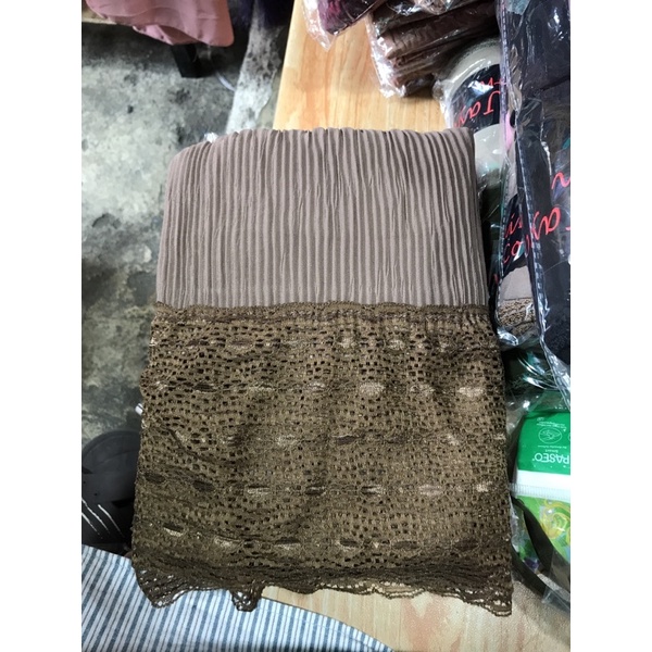 Pasmina  Plisket Prisket Renda Brokat brukat Impor/ Pasmina prisket  renda/model terbaru-Milo senada