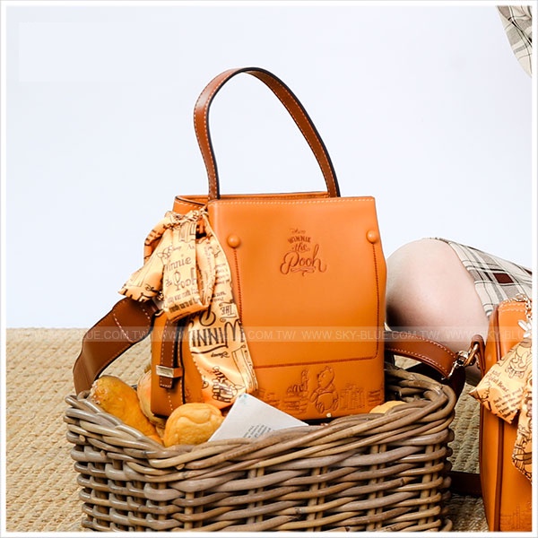 DISNEY x SKYBLUE - POOH embossed crossbody bag