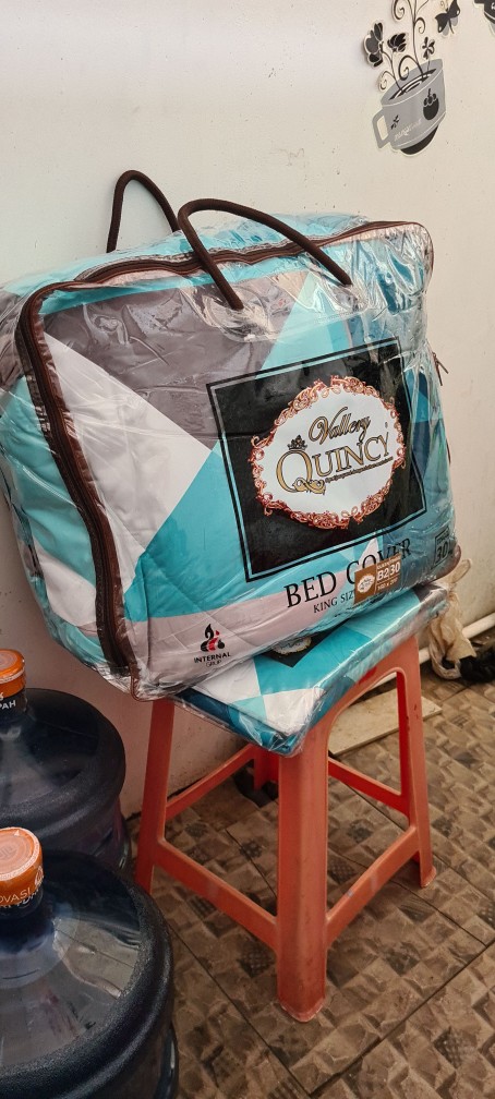 Bedcover Premium Tinggi 30 Cm Vallery Quincy Uk. King (180x200)cm Motif Bertema Biru Dan Laut