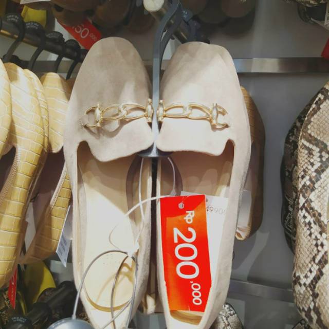 Sepatu H&M