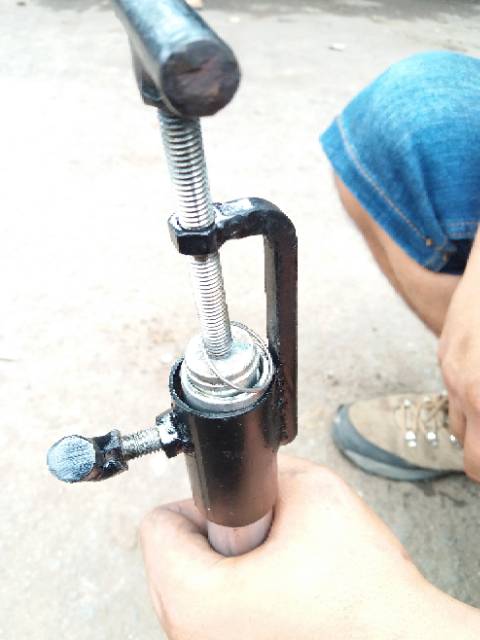 ALAT PEMBUKA KUNCIAN SHOCKBREAKER - TREKER SOK DEPAN - TRACKER SHOCK DEPAN MOTOR BEBEK &amp; MATIK