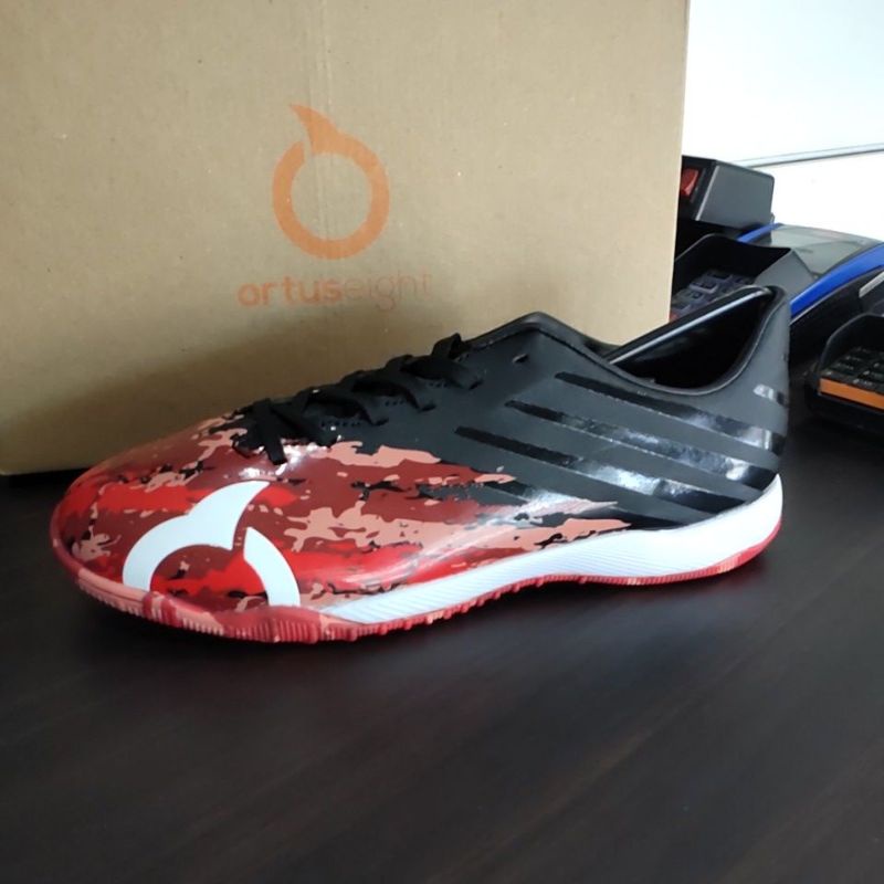 𝙊𝙧𝙩𝙪𝙨𝙚𝙞𝙜𝙝𝙩 Catalyst Chimera In-Ortred/Black/White