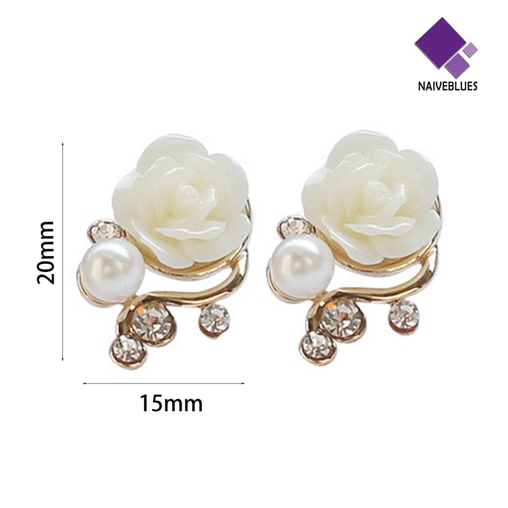 1 Pasang Anting Stud Desain Bunga Mawar Aksen Berlian Imitasi Bahan Alloy Untuk Wanita