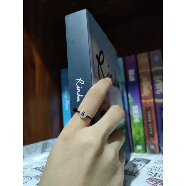 Cincin Angka Inisial Bulat Glow In The Dark Tali tipis Waterproof