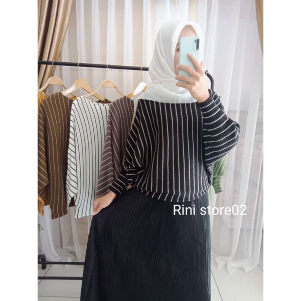 Blouse Rajut Wanita / Atasan Basic