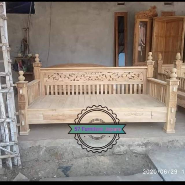 Bale bale ukir kursi tamu panjang kayu jati ukir mentahan