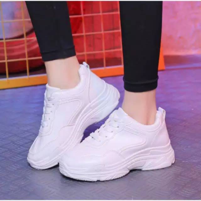 Sepatu putih import wanita