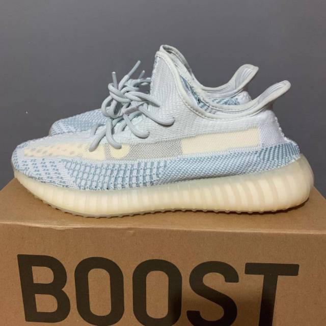 adidas yeezy 350 v2 cloud white