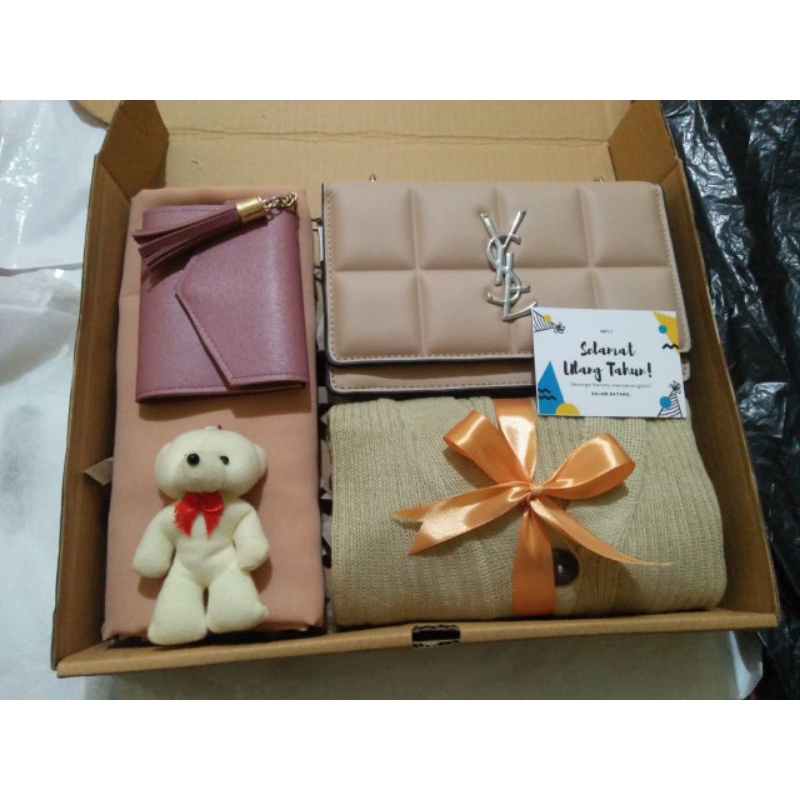 

hampers cewek/kado cewek