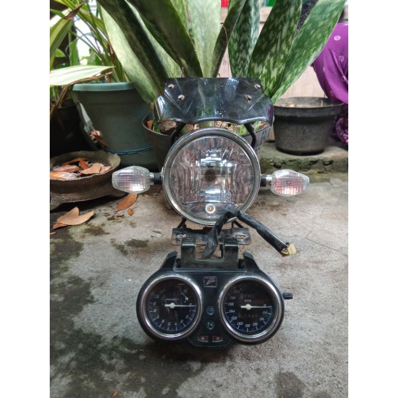 LAMPU SET TIGER REVO ORIGINAL HEADLAMP TIREV ORI COPOTAN CABUTAN