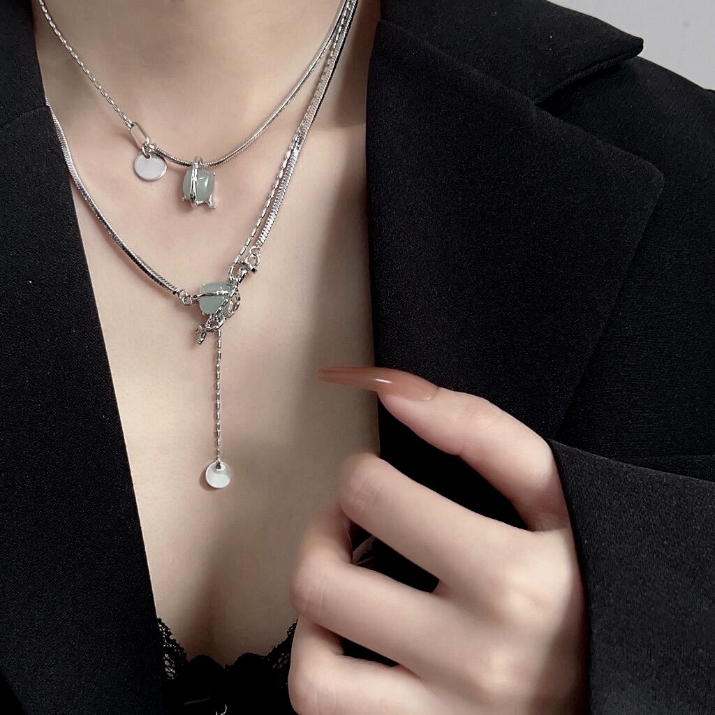 Kalung Rantai Clavicle Trendy Dengan Liontin Emerald Untuk Wanita