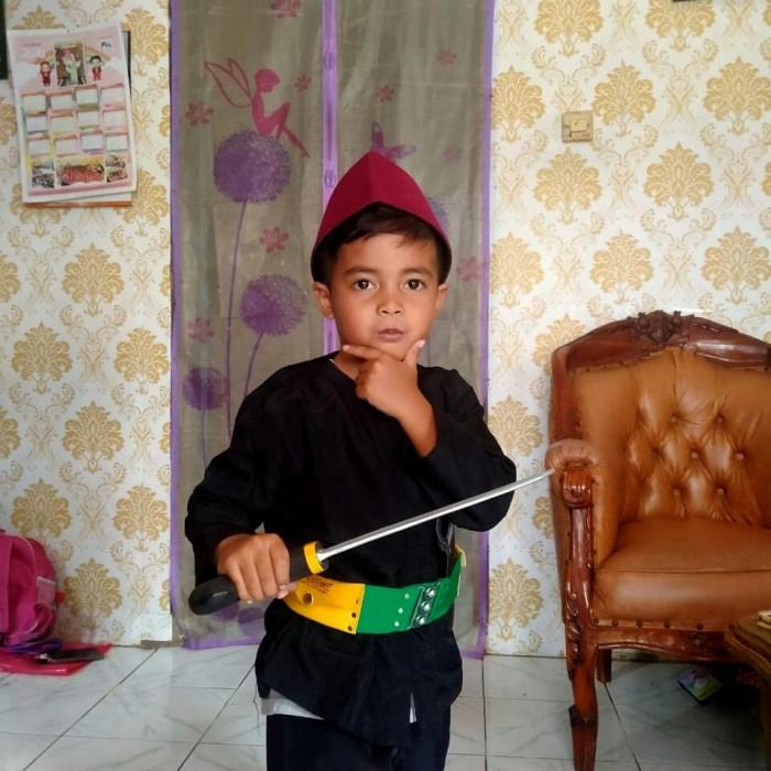 Adat Anak Komplet Baju Pangsi Betawi Anak Laki (Baju+Celana+Peci+Sabuk+Golok2An)