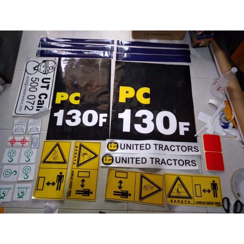 

stiker alat berat komatsu pc130F full satu set sudah laminating glosy cocok di outdoor promo