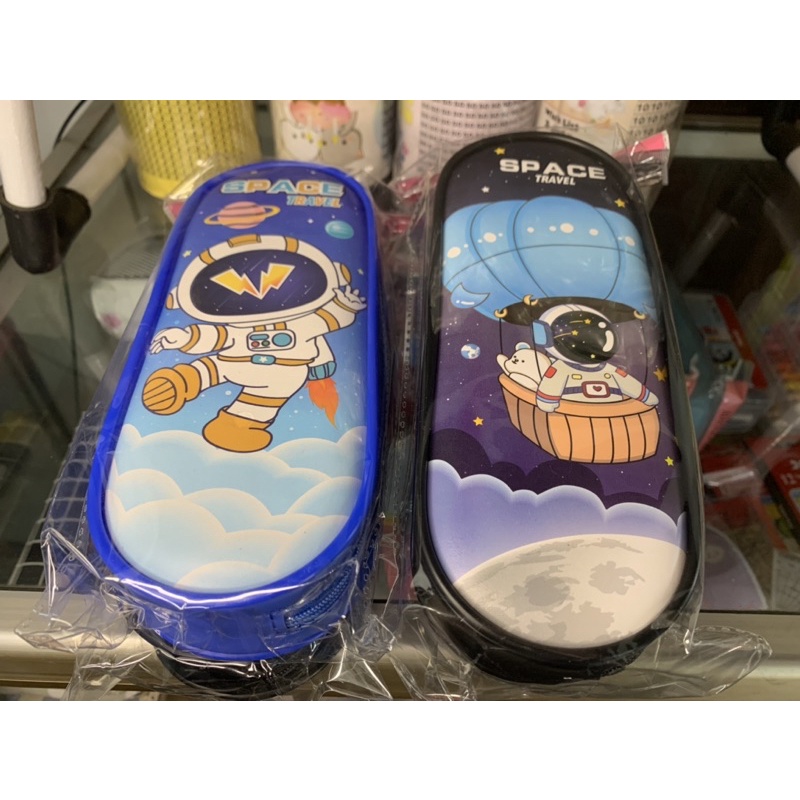 

Kotak tempat pensil PVC Xiolingjing space travel