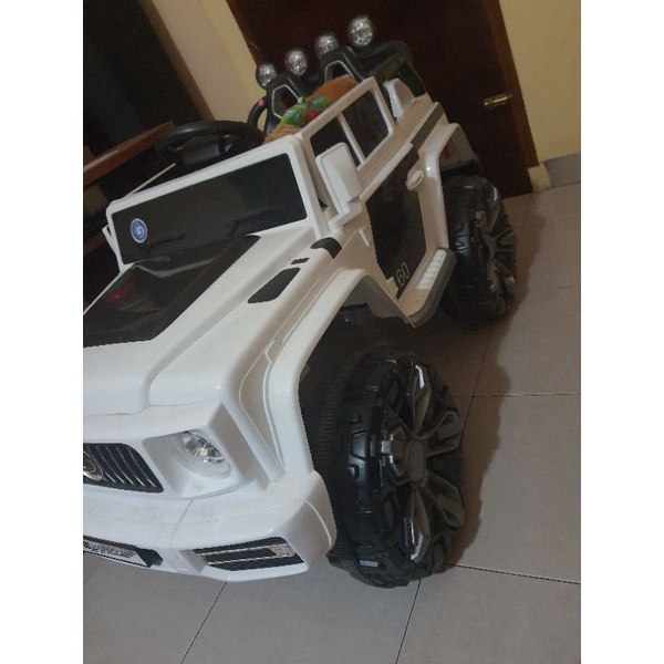 Mainan mobil Aki ( accu) Jeep Anak