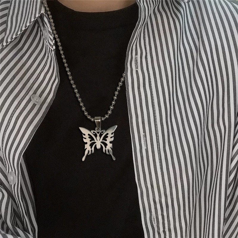 Hip Hop Hollow Butterfly Pendant Sweater Fashion Titanium Steel Ball Necklace 210807
