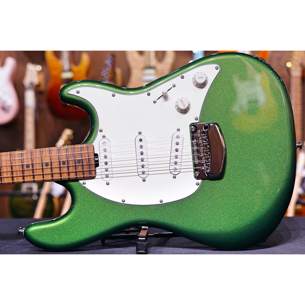 Ernie Ball Music Man Cutlass SSS Charging Green  G97680