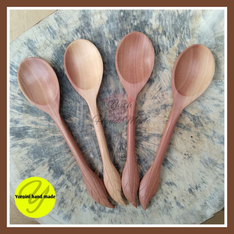 Sendok Kayu madu motif daun Foodgrade