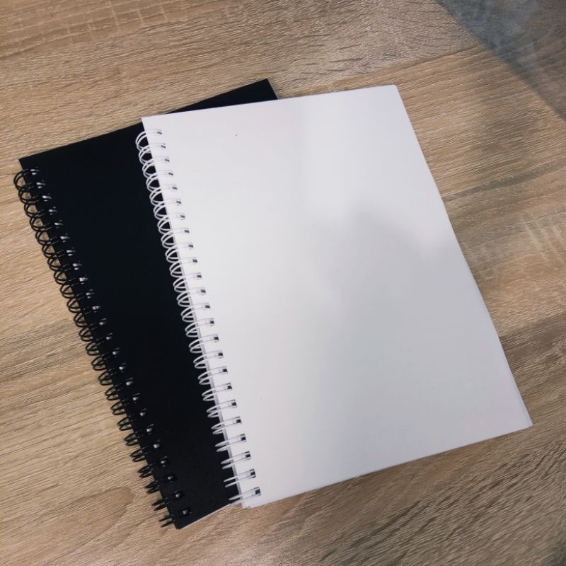 

A5 Note Book Bergaris Black White 100 Lembar