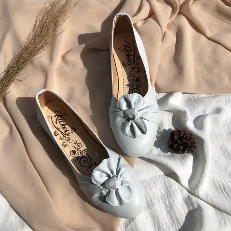 SEPATU BUNGA 1 Sepatu cewek slip on ballerina bunga termurah terlaris SEPATU BALET BUNGA WANITA TERBARU MODERN TERMURAH TERLARIS GRATIS ONGKIR RAMADHAN SALE PROMO GRATIS ONGKIR SELURUH INDONESIA SLOP FLATSHOES BUNGA CASUAL SEPATU KERJA MURAH