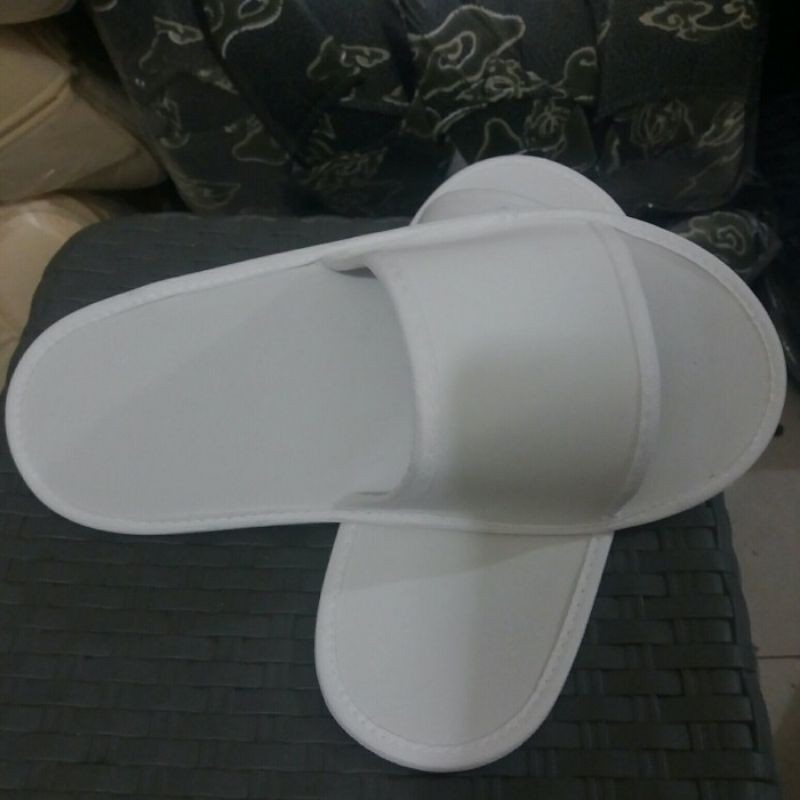 COSTUM SABLON SANDAL LANTAI /HOTEL SEPOND 4 ML MIN ORDER 100 PASANG-List putih