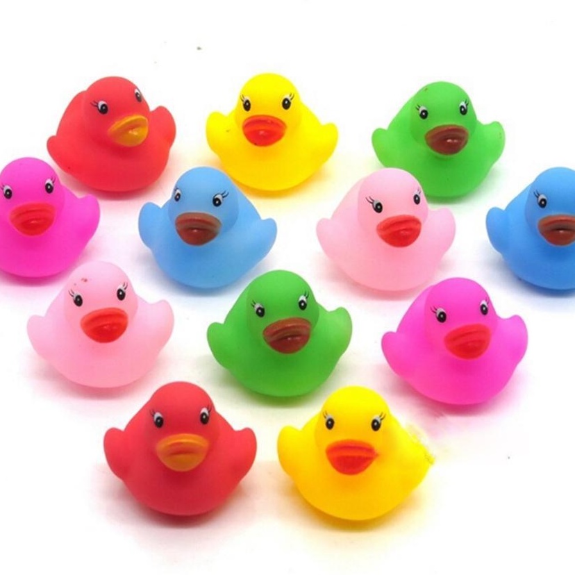 ECER 1 Pcs Mainan Bebek Mencicit Warna-Warni Bahan Karet Untuk Mandi Anak