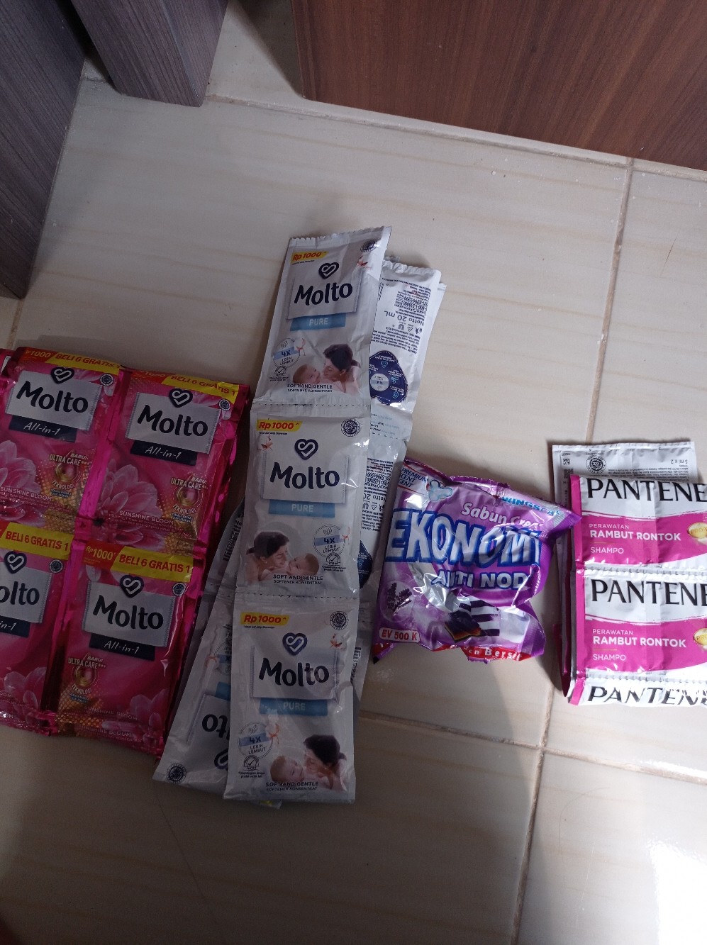 Molto All In 1 Sachet Isi 12 (1000an)