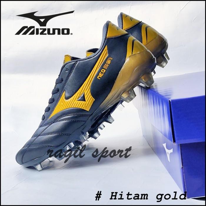 mizuno sepatu bola