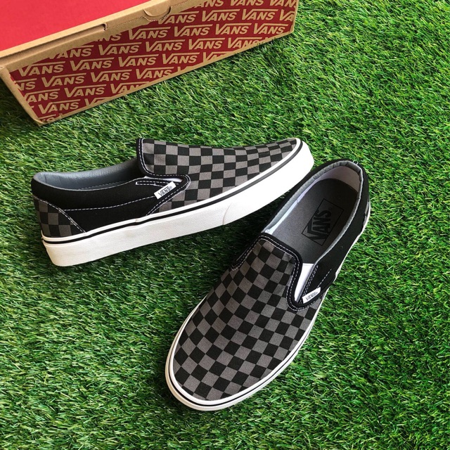 harga retail vans slip on checkerboard