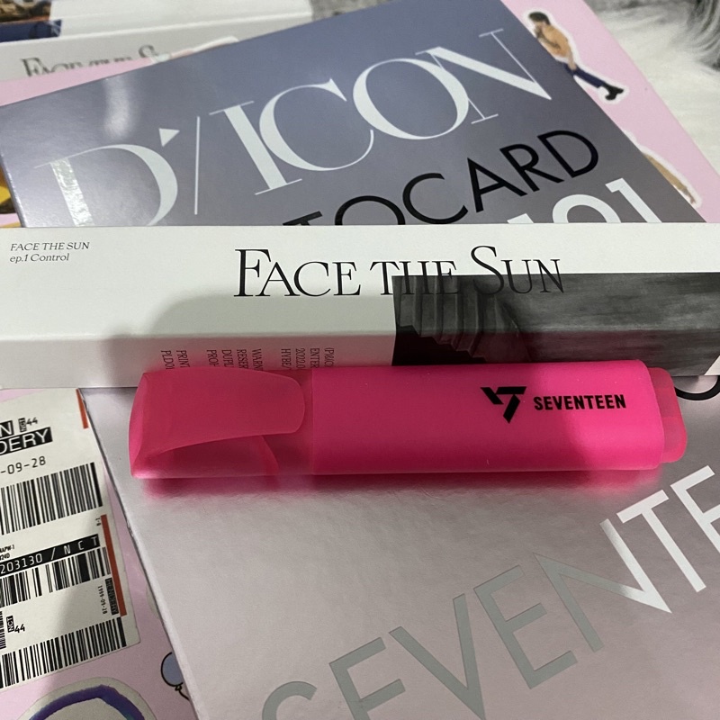 HIGHLIGHTER SEVENTEEN (BOOKED)
