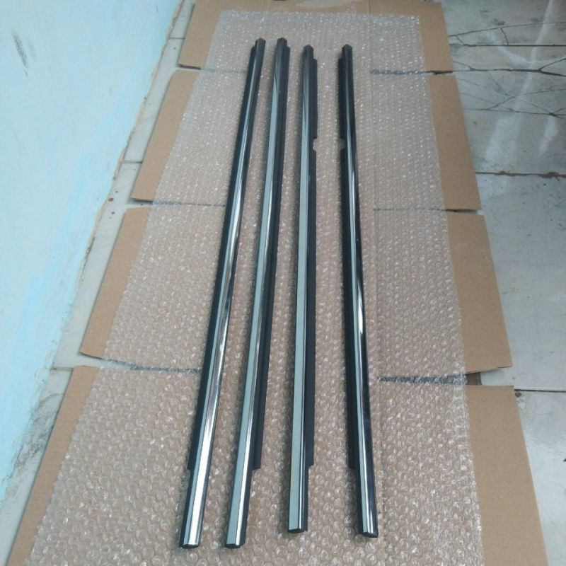 PLIPIT KACA LUAR WEATHER STRIP INNOVA LAMA 2004-2015 ORIGINAL CHROME